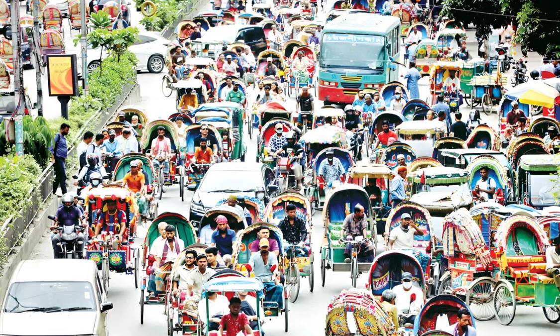 নিয়ন্ত্রণহীন ব্যাটারি রিকশায় বাড়ছে দুর্ঘটনা