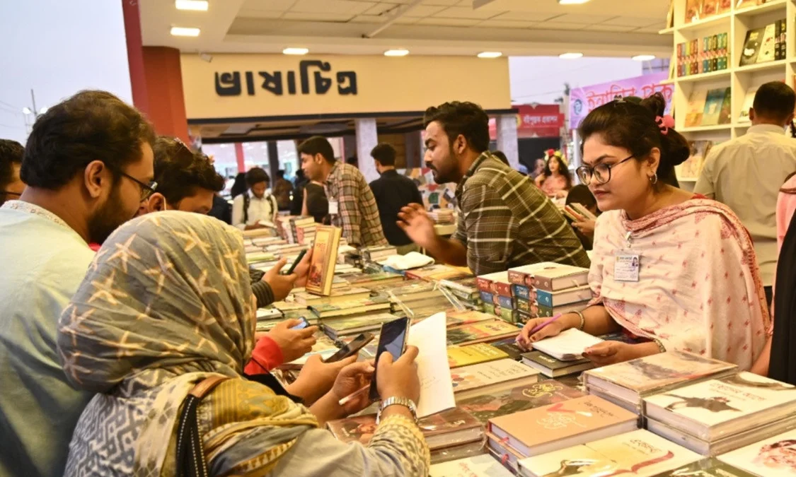 বইমেলা পেছাচ্ছে না, রমজানে আয়োজন ঘিরে বাংলা একাডেমি–প্রকাশক দ্বন্দ্ব