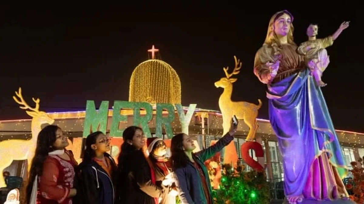 ধর্মীয় আনুষ্ঠানিকতায় উদযাপন, গির্জাগুলোতে নিরাপত্তা ব্যবস্থা জোরদার