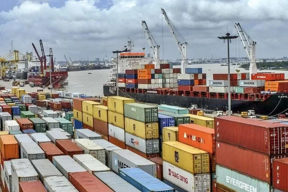 অক্টোবরে রপ্তানি আয় কমেছে ৭.৪৩ শতাংশ