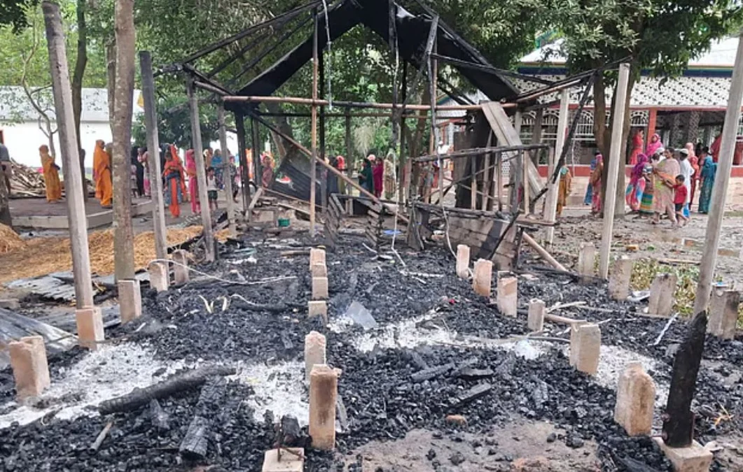 থমথমে আসাদপুর, হামলায় বিধ্বস্ত মাজার ও নিঃস্ব ভুক্তভোগীরা