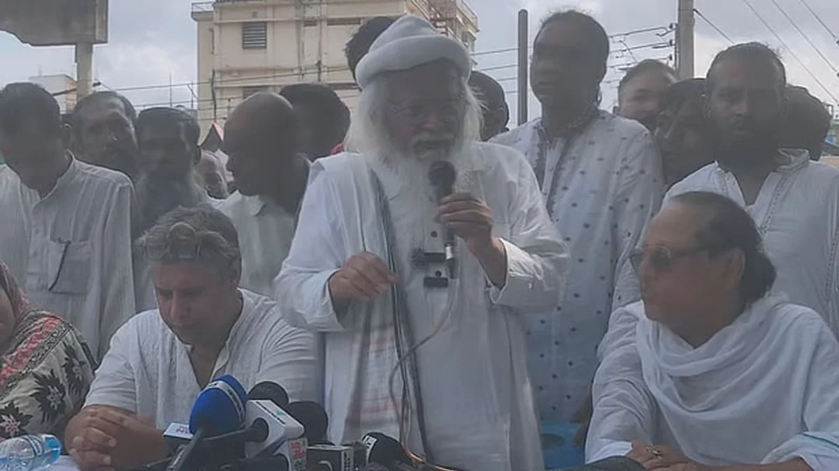 শাহ আলী মাজারে শতবর্ষী গাছ কাটা, সাংস্কৃতিক বৈষম্যের অভিযোগ তুললেন ফরহাদ মজহার