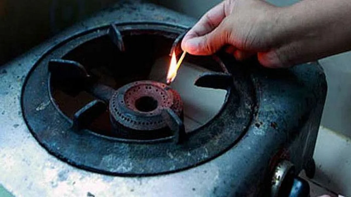 পাইপলাইনের লিকেজ, অব্যবস্থাপনা ও জনভোগান্তি