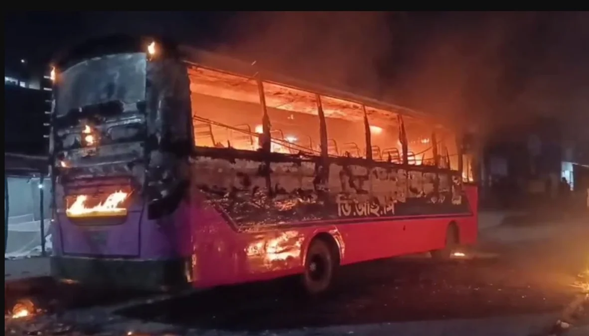 দেশজুড়ে ২০ এর অধিক হামলা, ঢাকায় মোড়ে মোড়ে কঠোর চেকপোস্ট