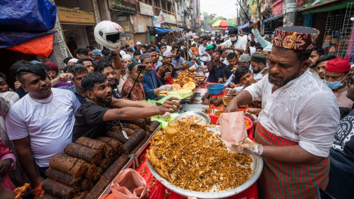 রমজানে নিত্যপণ্যের দামের চাপে পিষ্ট সাধারণ মানুষ