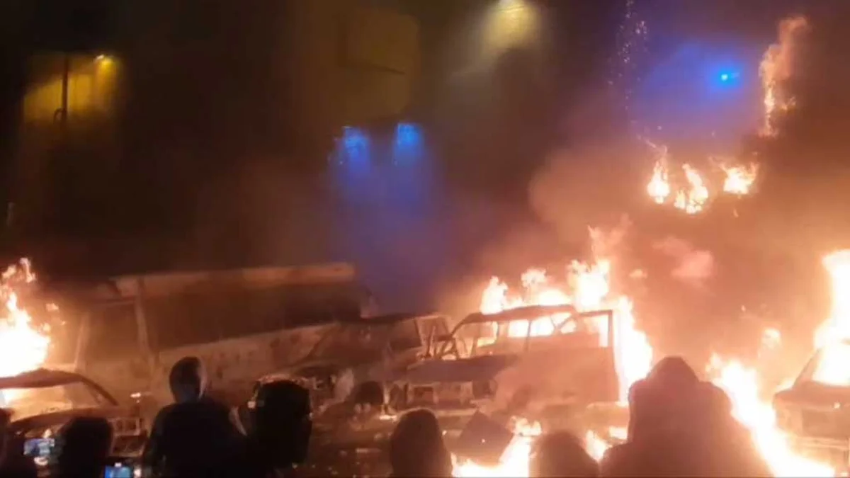 রেজা পাহলভির আহ্বানের পর রাস্তায় হাজারো মানুষ, ইন্টারনেট ব্ল্যাকআউটের অভিযোগ