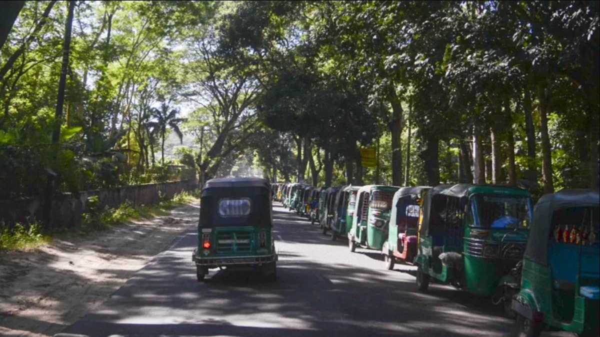 চার লেনের দাবিকে উপেক্ষা করে কাপ্তাই সড়কে আংশিক সম্প্রসারণ, চুয়েট শিক্ষার্থীদের ক্ষোভ