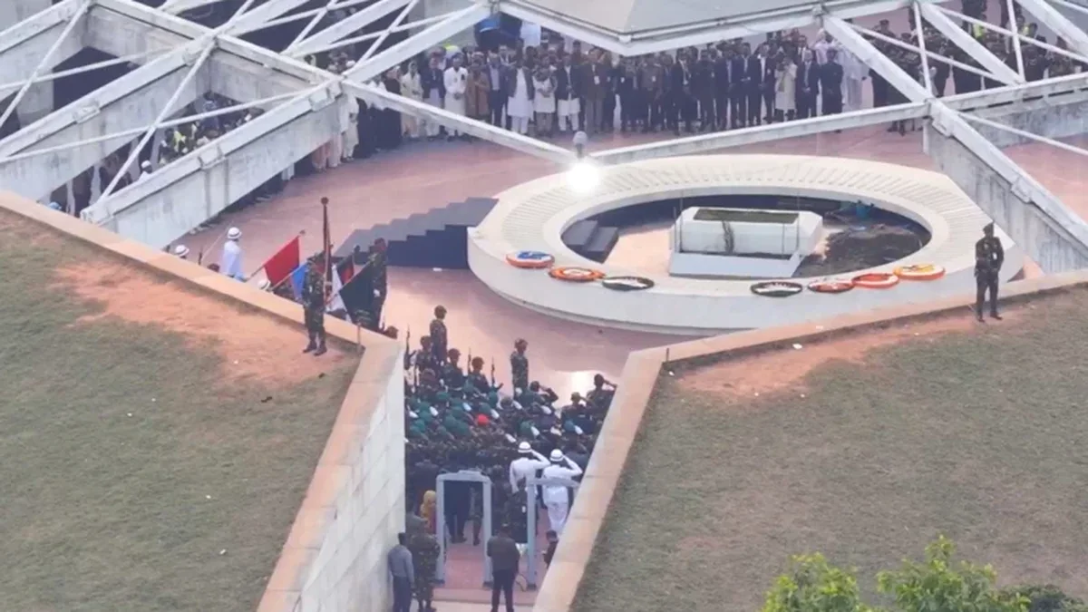 রাষ্ট্রীয় মর্যাদায় স্বামীর পাশে সমাহিত খালেদা জিয়া