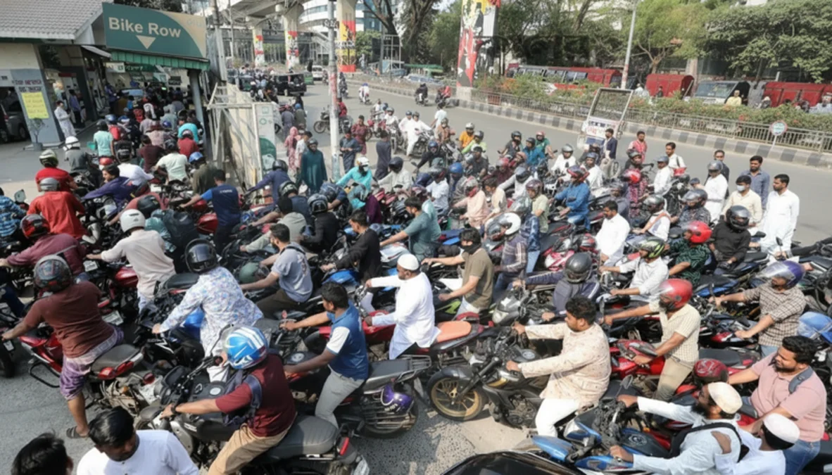 রাজধানীর পাম্পগুলোতে দীর্ঘ সারি, রেশনিং ও নিরাপত্তা জোরদারের উদ্যোগ