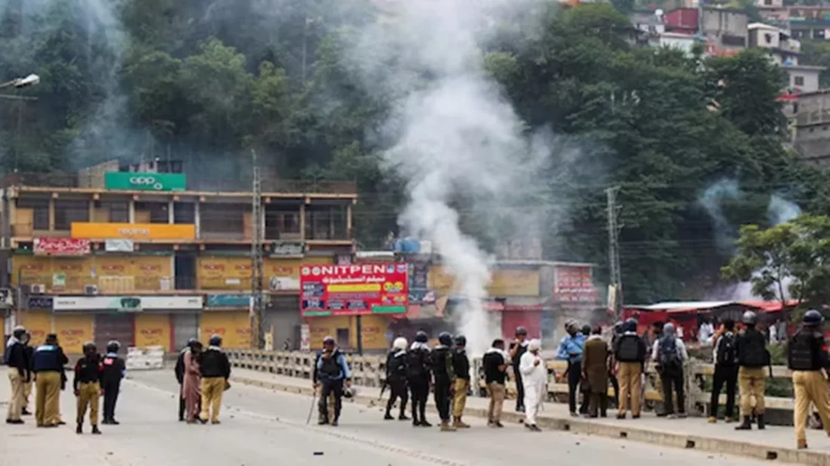 পাকিস্তান-শাসিত কাশ্মীরে রক্তপাত, ক্ষোভ ও প্রশ্নবিদ্ধ শাসনব্যবস্থা