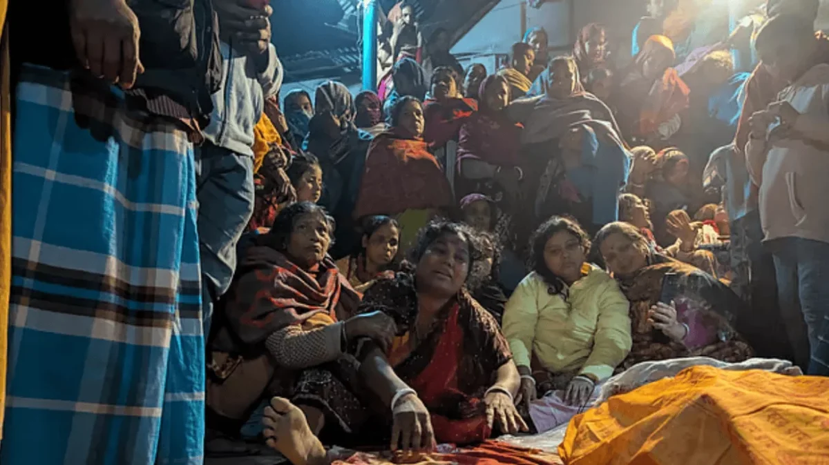 বাড়ির উঠানে সমাহিত খোকন দাস, চার দিনেও আসামি গ্রেপ্তার না হওয়ায় ক্ষোভ