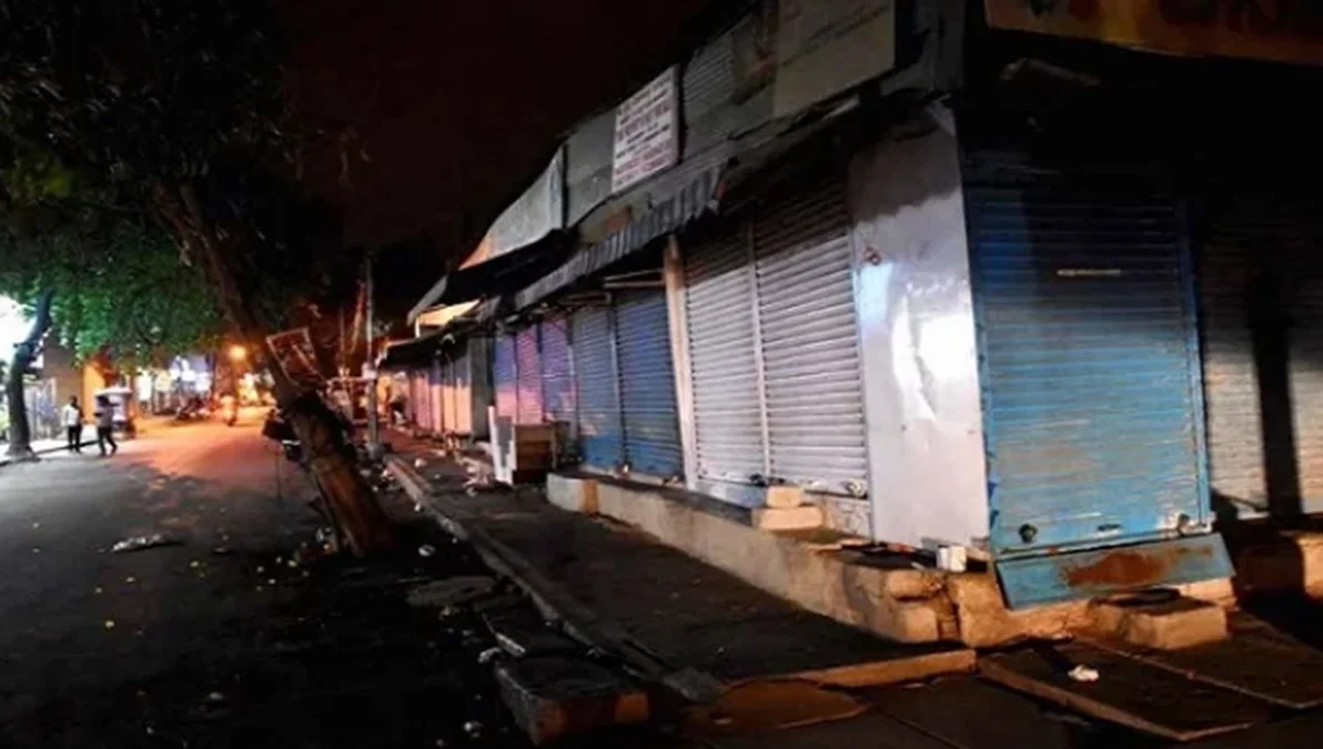 ব্যবসায়ীদের রাত ৮টার সিদ্ধান্তের পর সরকার নির্ধারণ করল সন্ধ্যা ৬টা