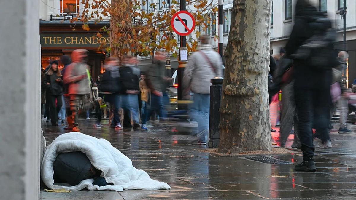 যুক্তরাজ্যে ‘অতিদারিদ্র্য’ তিন দশকের সর্বোচ্চ পর্যায়ে