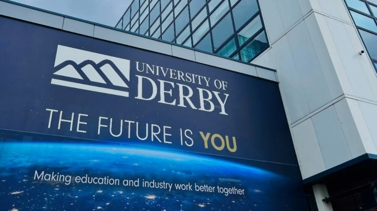 বাংলাদেশি শিক্ষার্থীদের জন্য সংকুচিত হচ্ছে ব্রিটিশ বিশ্ববিদ্যালয়ের দরজা