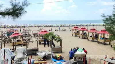 কক্সবাজার সৈকতের অবৈধ দোকান উচ্ছেদের নির্দেশ