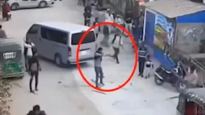 মাইকে ঘোষণা দিয়ে শত শত হামলাকারীর হাতে র‍্যাব কর্মকর্তা নিহত