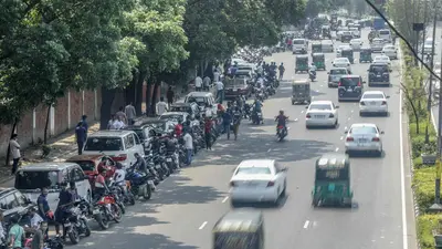 চৈত্রের দাবদাহে তেলের লাইনে চরম ভোগান্তি