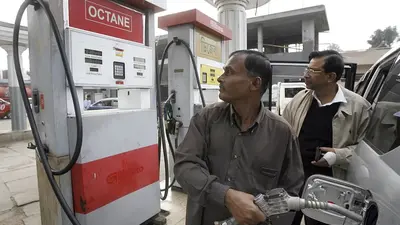 জ্বালানি তেলের দাম প্রতি লিটারে বাড়লো ২ টাকা