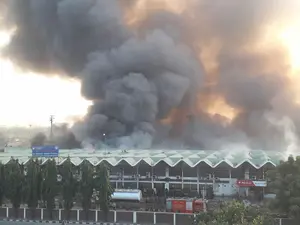 শাহজালাল বিমানবন্দরে কার্গো গুদামের আগুন সাত ঘন্টা পর নিয়ন্ত্রণে