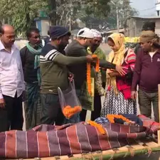 মুসলিম প্রতিবেশীর উদ্যোগে হিন্দু ভাড়াটিয়ার সৎকার