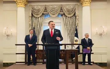 বাংলাদেশে নিযুক্ত নতুন মার্কিন রাষ্ট্রদূত হিসেবে শপথ নিলেন ব্রেন্ট ক্রিস্টেনসেন