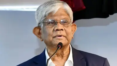 কর কমালে বেতন-ভাতাও সংকটে পড়বে: অর্থ উপদেষ্টা ড. সালেহউদ্দিন