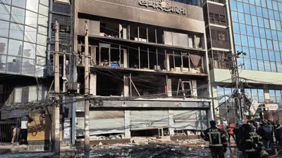 “কপাল ভালো, আজ বড় বিপদ থেকে বেঁচে গেছি। জানি না দেশ কোন দিকে যাচ্ছে।”