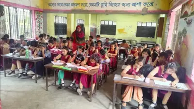 প্রাথমিক পেরোনো শিক্ষার্থীর অর্ধেকও পৌঁছায় না দশম শ্রেণিতে