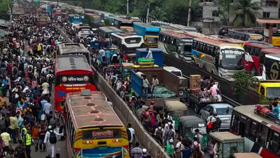 কারখানা ছুটি, ট্রেন লাইনচ্যুত আর নৌপথে দুর্ঘটনায় নাকাল ঘরমুখো মানুষ