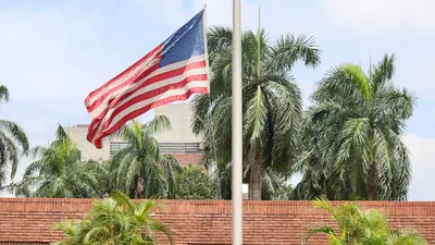 রাতে হঠাৎ আমেরিকান দূতাবাসে নিরাপত্তা জোরদার